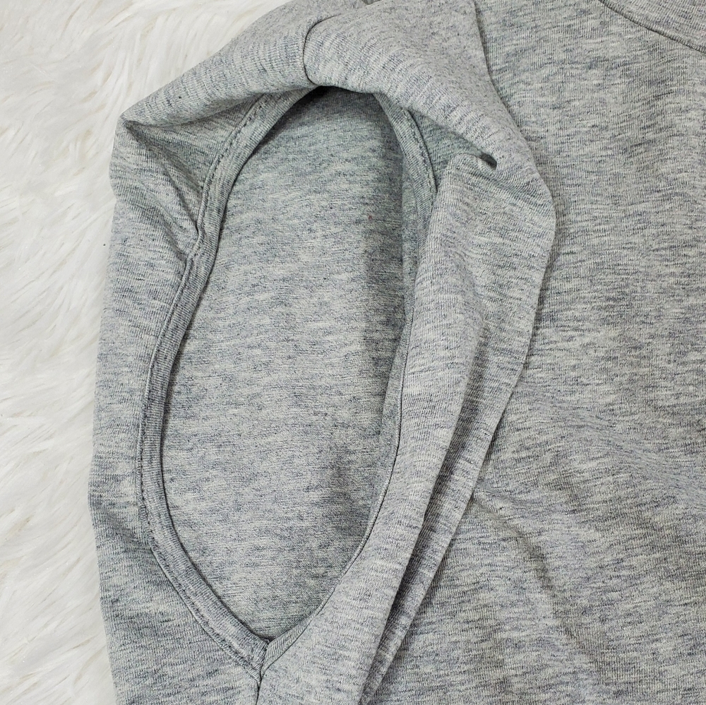 Chic & casual grey padded shoulder muscle tee - Picture 7 of 9